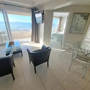 3 Bedroom Sea Facing Family Moullie Point Apartment Cape Town